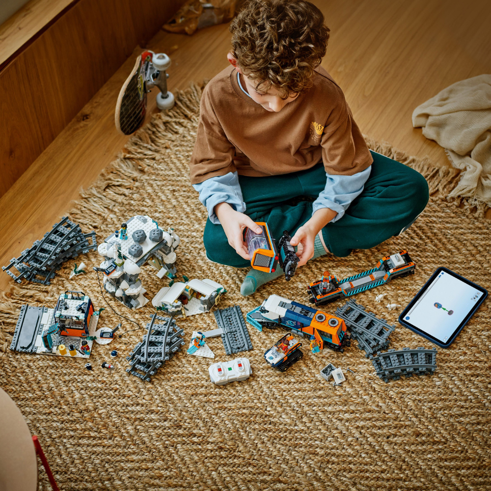 LEGO CITY: Explorers Arctic Polar Express Train (60470)