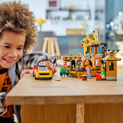 LEGO City: Pizza Delivery Experience with Vehicles (60496)