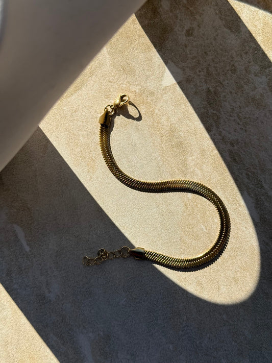 Kahuru Gold Blade Bracelet