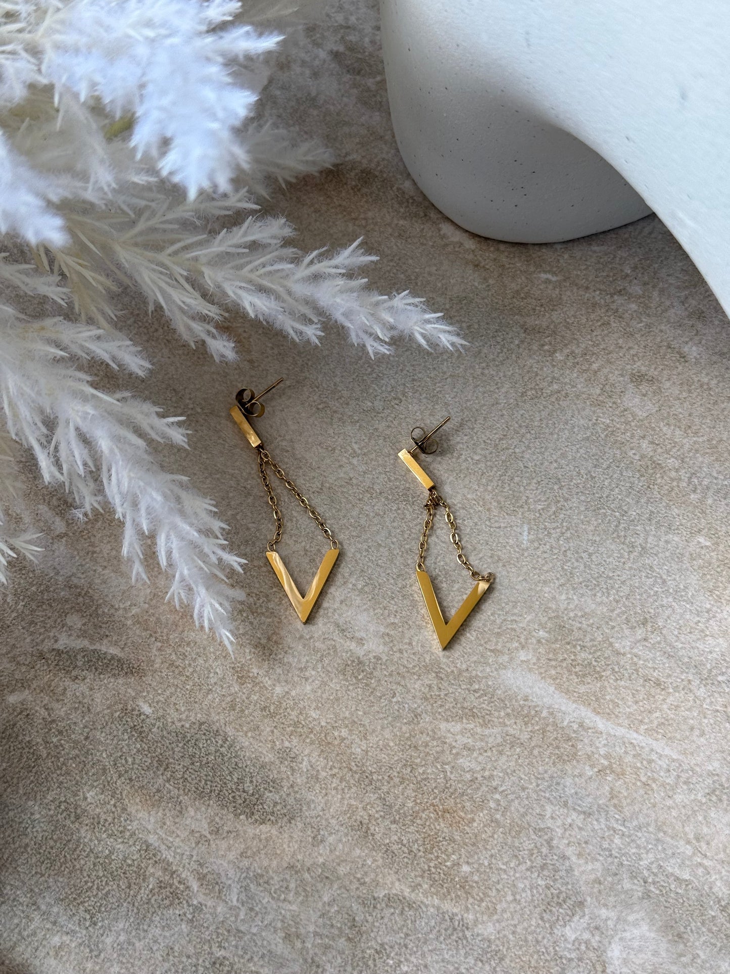 Kōrama V Gold Earrings