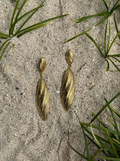 Rau Rere Gold Earrings
