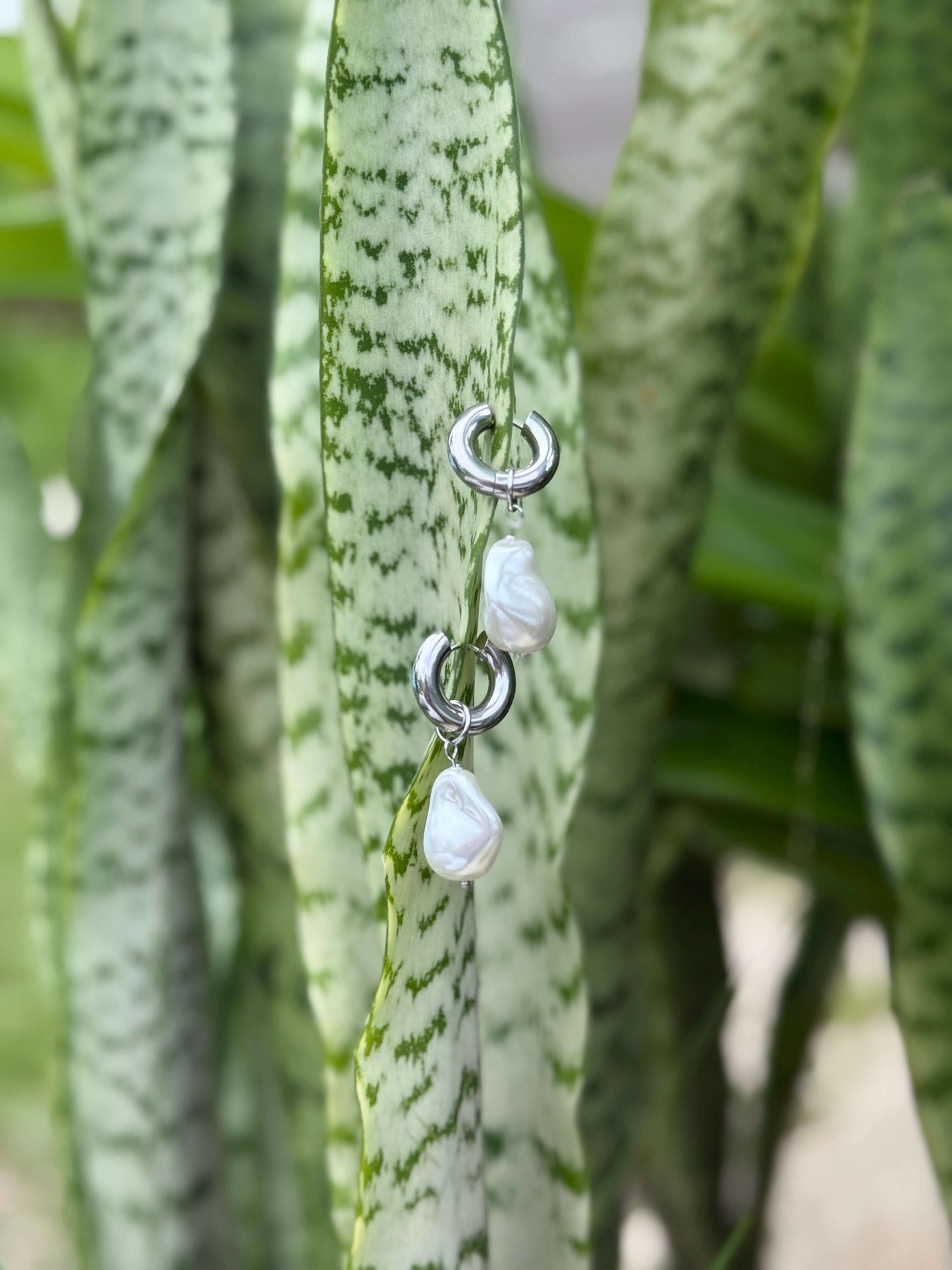 Hine Moana Pearl Silver Huggies