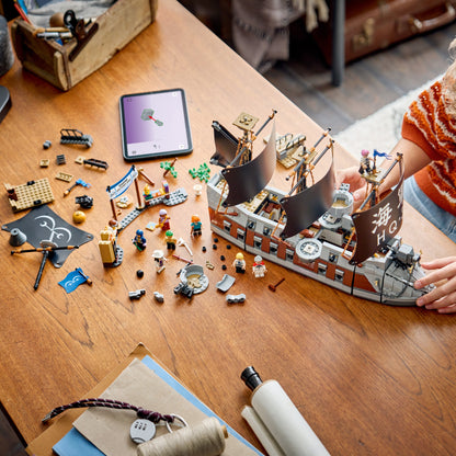LEGO ONE PIECE: Garps Marine Battleship (75646)