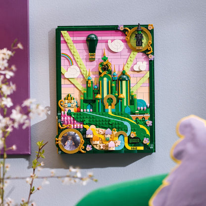 LEGO Wicked: Emerald City Wall Art (75685)