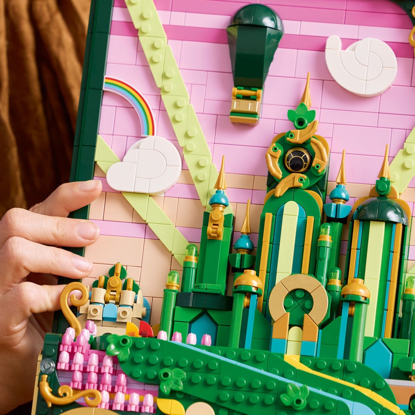 LEGO Wicked: Emerald City Wall Art (75685)