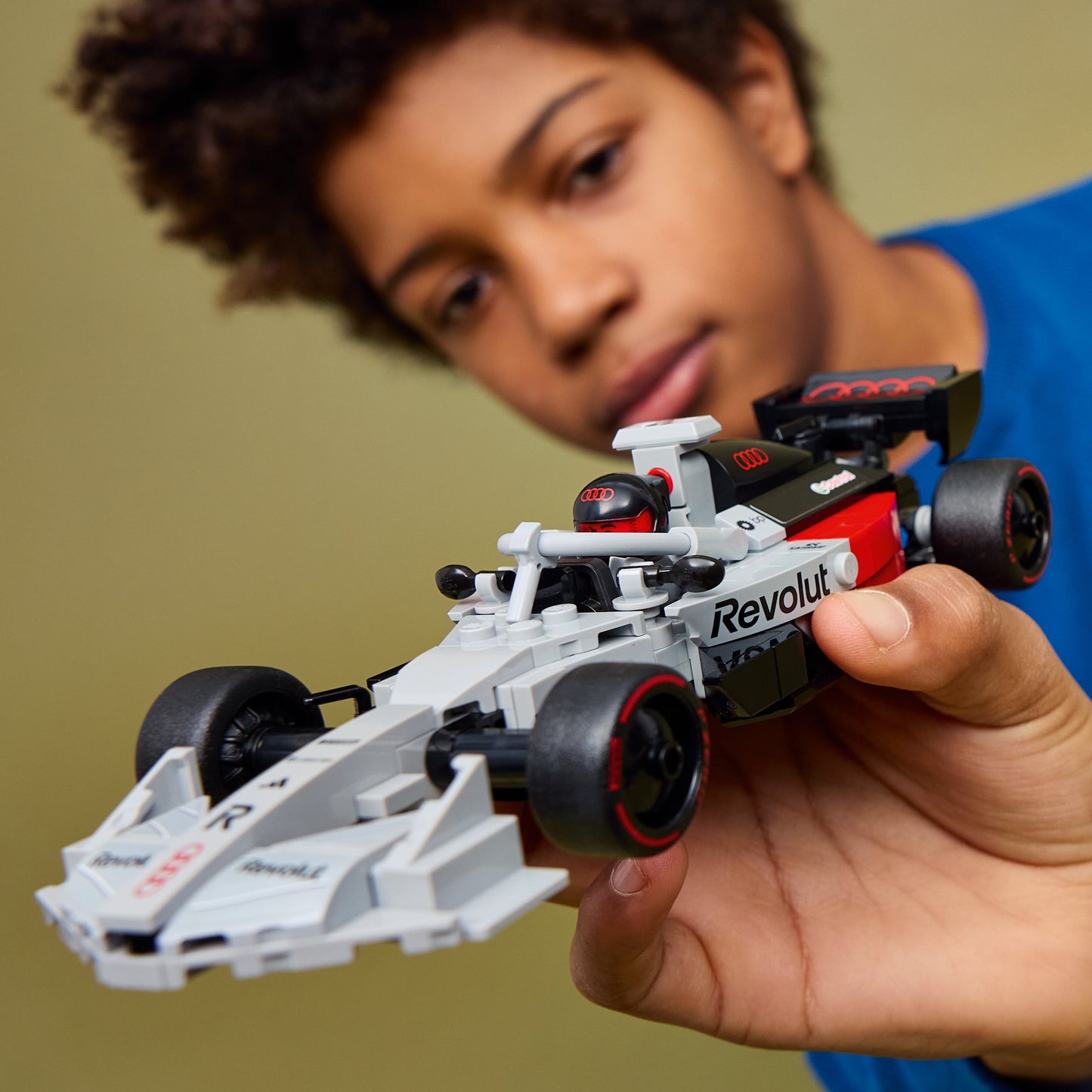 LEGO Speed Champions: Audi Revolut F1 Team R26 Race Car (77259)
