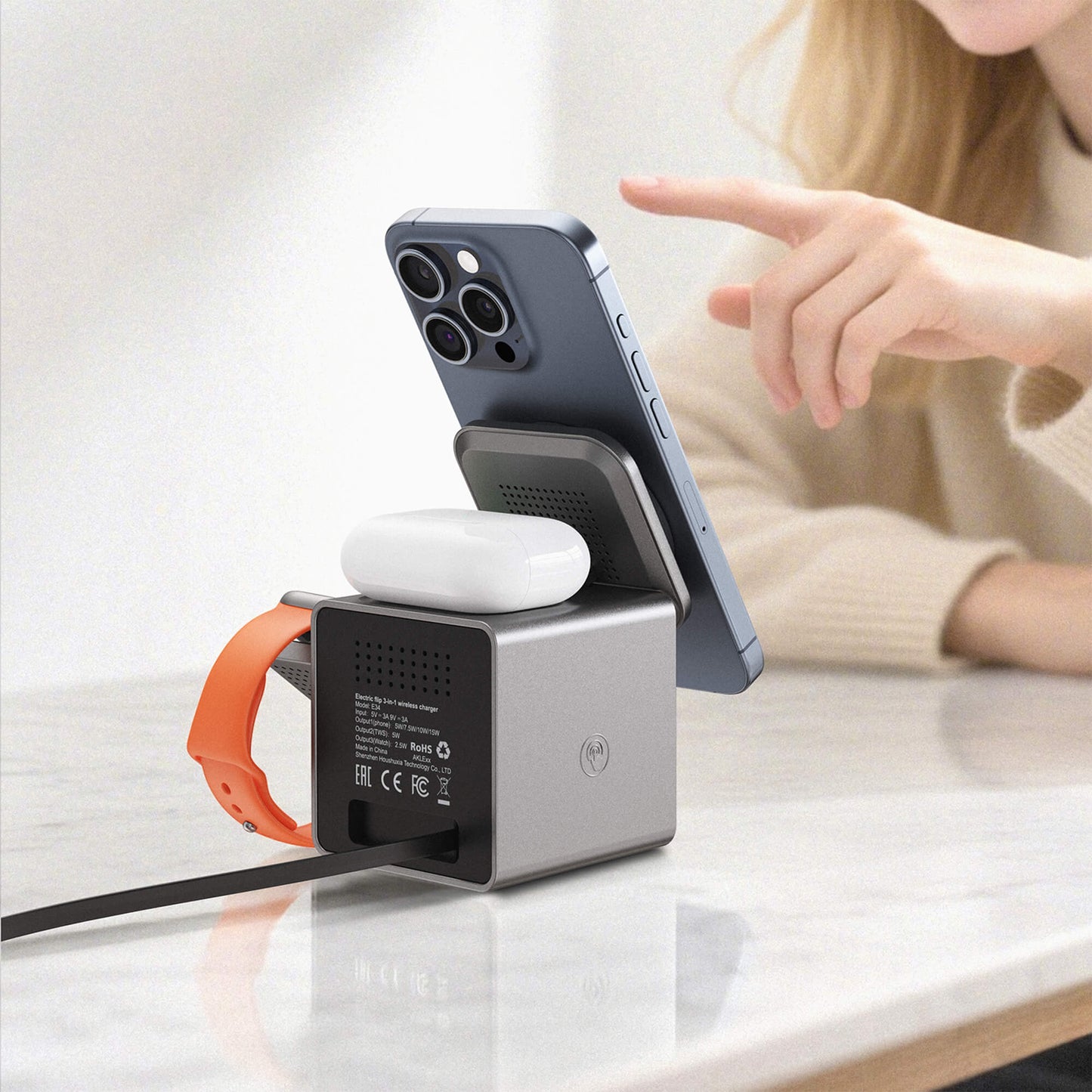 Acefast 3 in 1 Qi Wireless Charger Station with Retractable Cable for Apple Watch E34