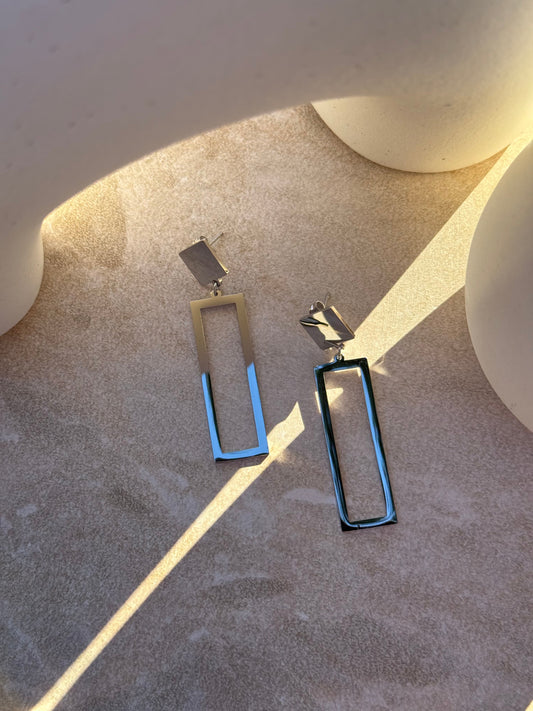 Tāhūroa Silver Earrings