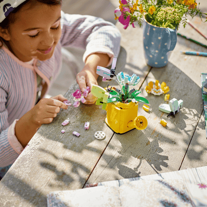 LEGO Creator: Flowers in Watering Can (31149)