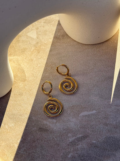 Āwhiorangi Gold Earrings