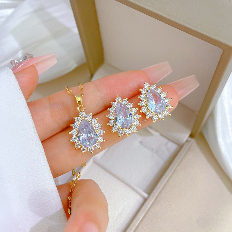 Aurora Teardrop Gold Necklace & Earrings Set