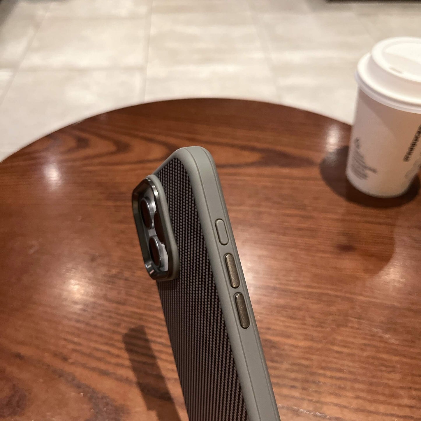 Carbide Series Carbon Fibre Magnetic Anti-Fingerprint Compatible with iPhone 13 Pro Case