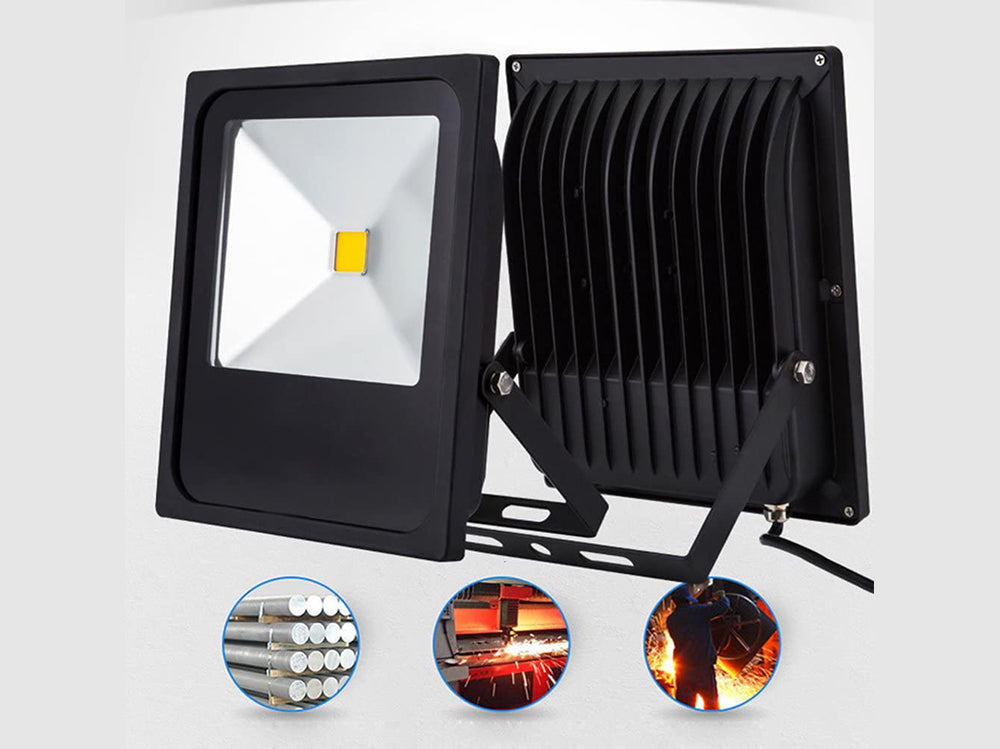 Waterproof outdoor floodlight