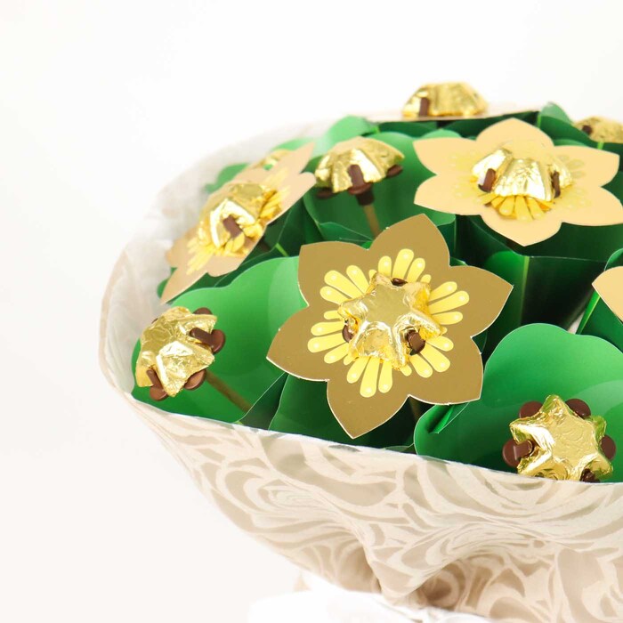Golden Flower Bouquet Classic