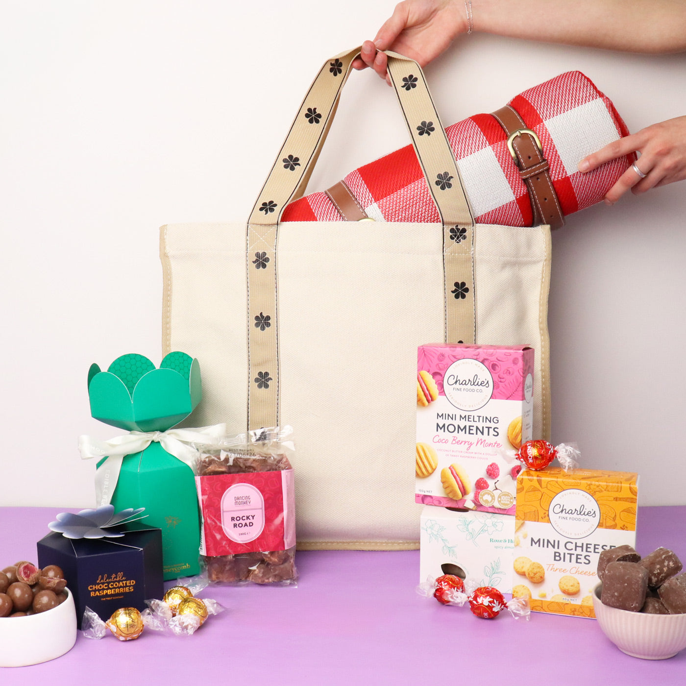 Gourmet Picnic Tote