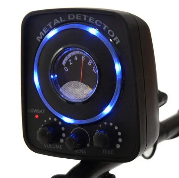 Lightweight adjustable metal detector