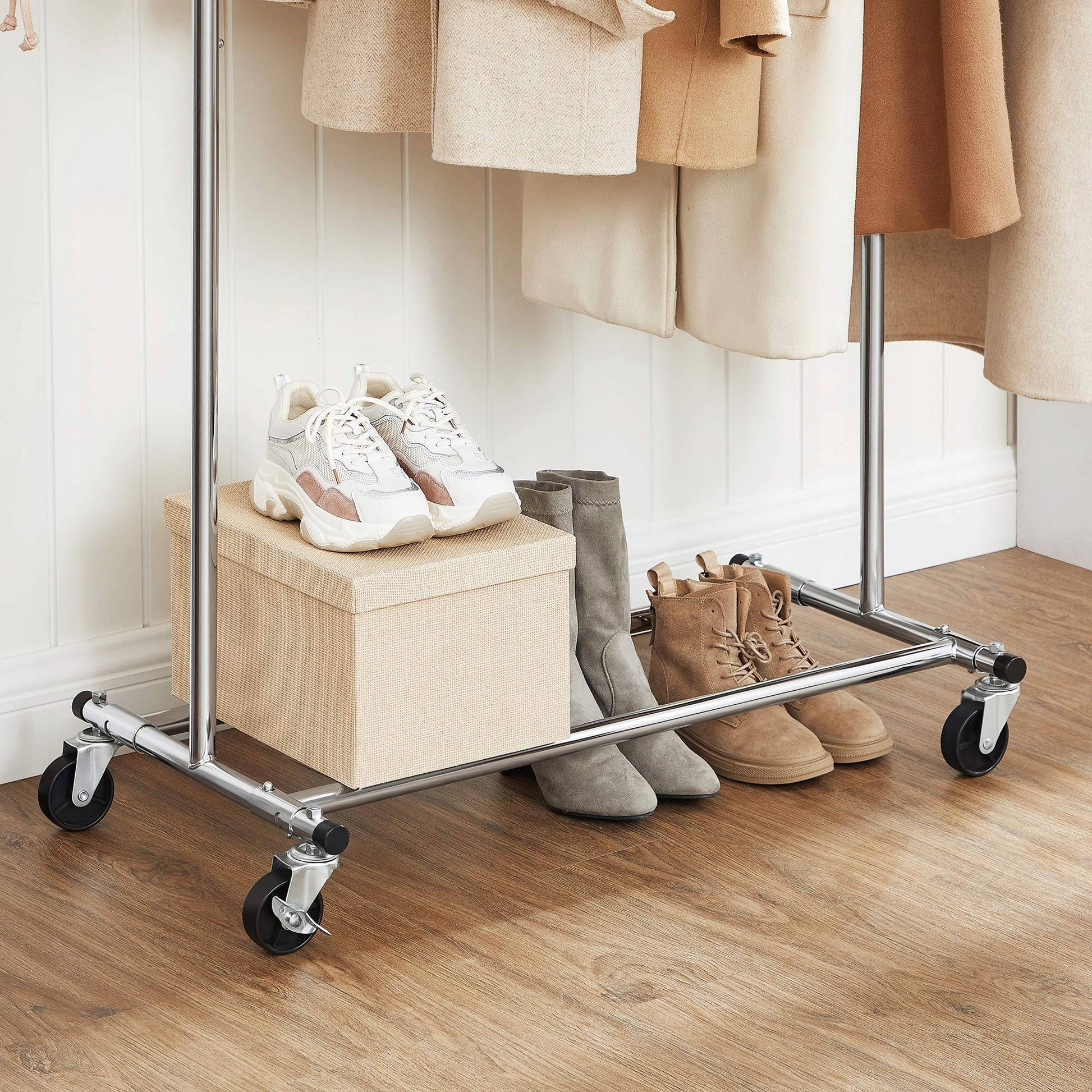 adjustable width garment rack
