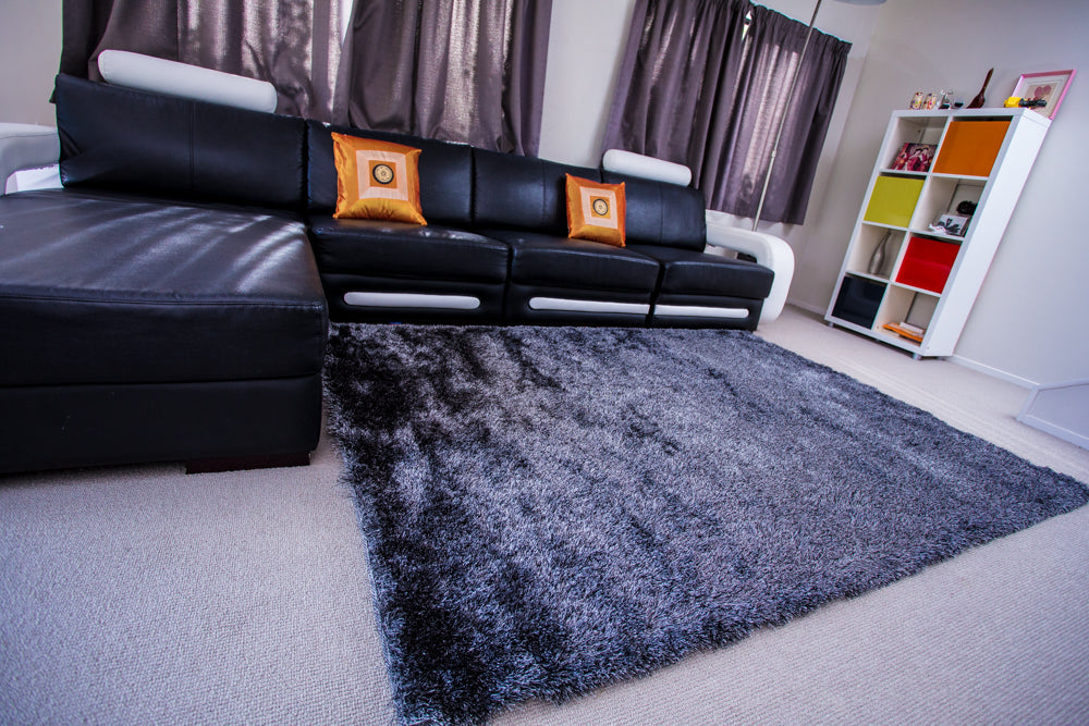 Silk Black/White rug 2x1.4m