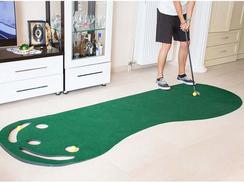 Artificial putting green mat