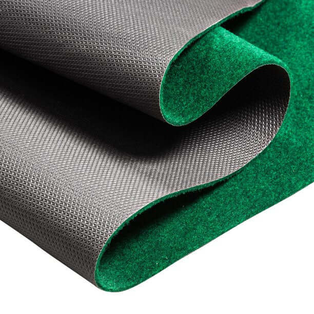 Smooth roll golf putting mat