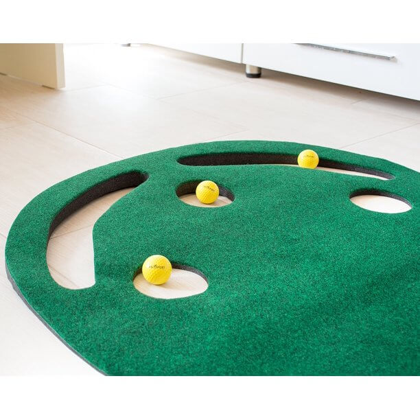 Portable golf putting mat