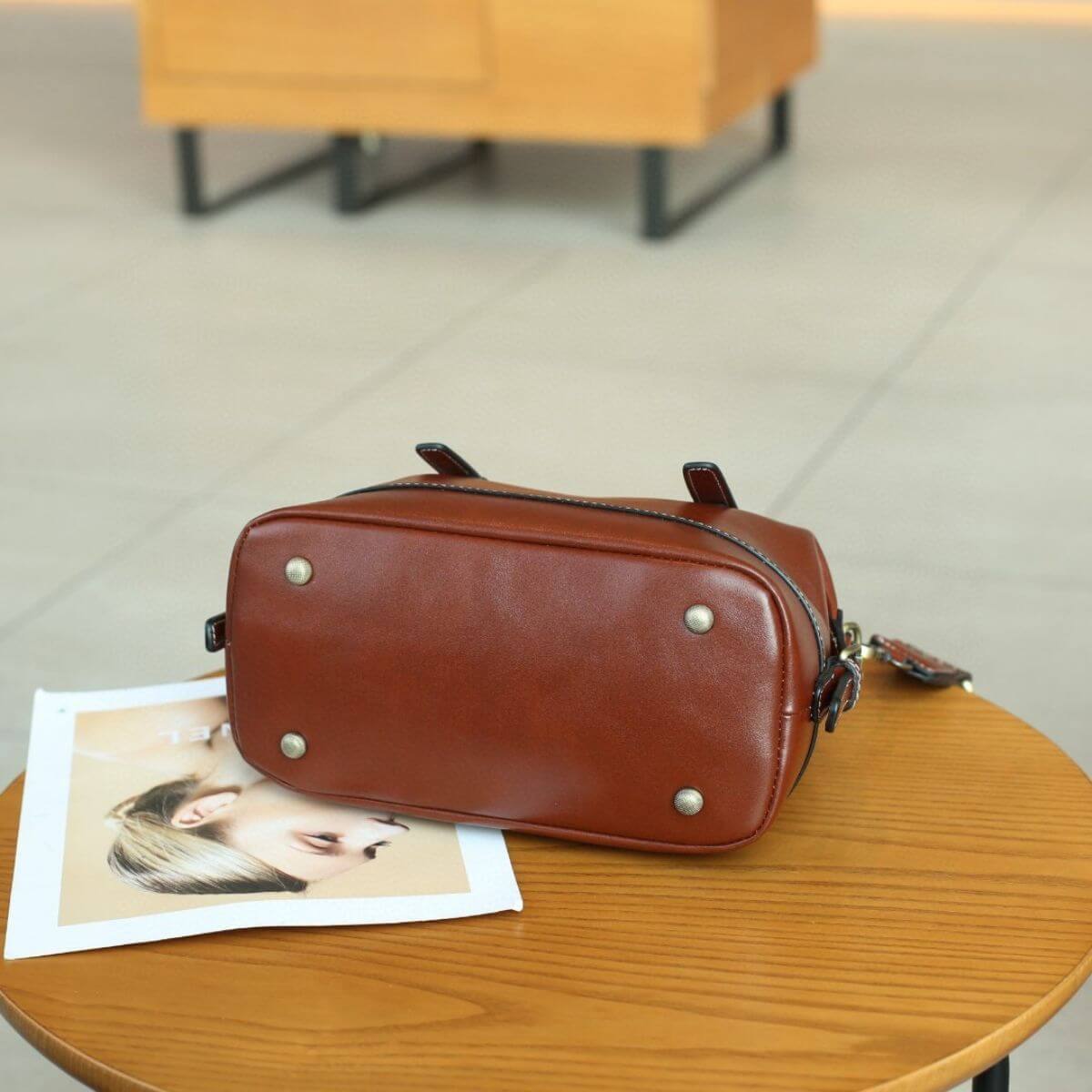 Metro Classic Brown Leather Shoulder Bag