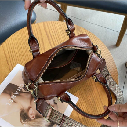 Metro Classic Brown Leather Shoulder Bag