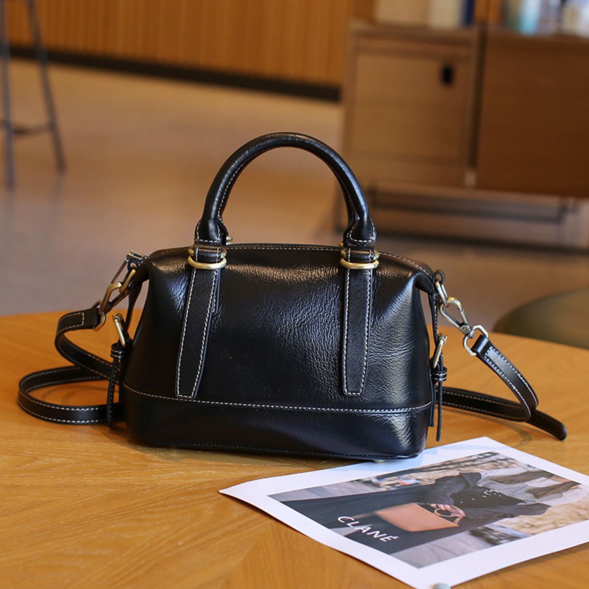 Metro Classic Black Leather Shoulder Bag