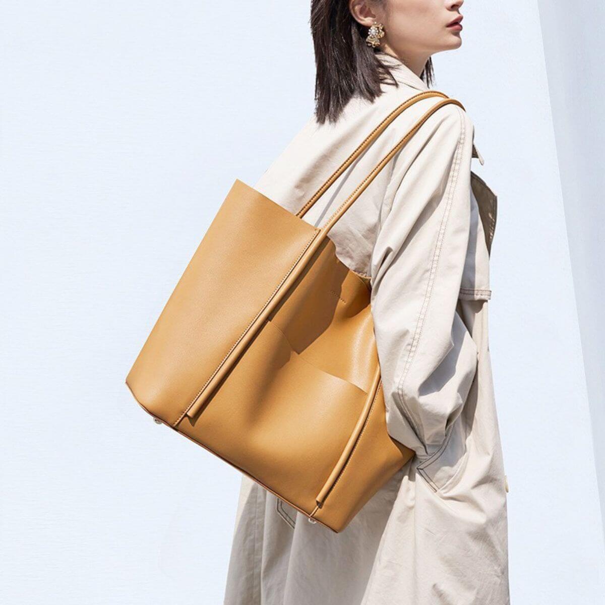 Metro Large Leather Tote Bag - Brown