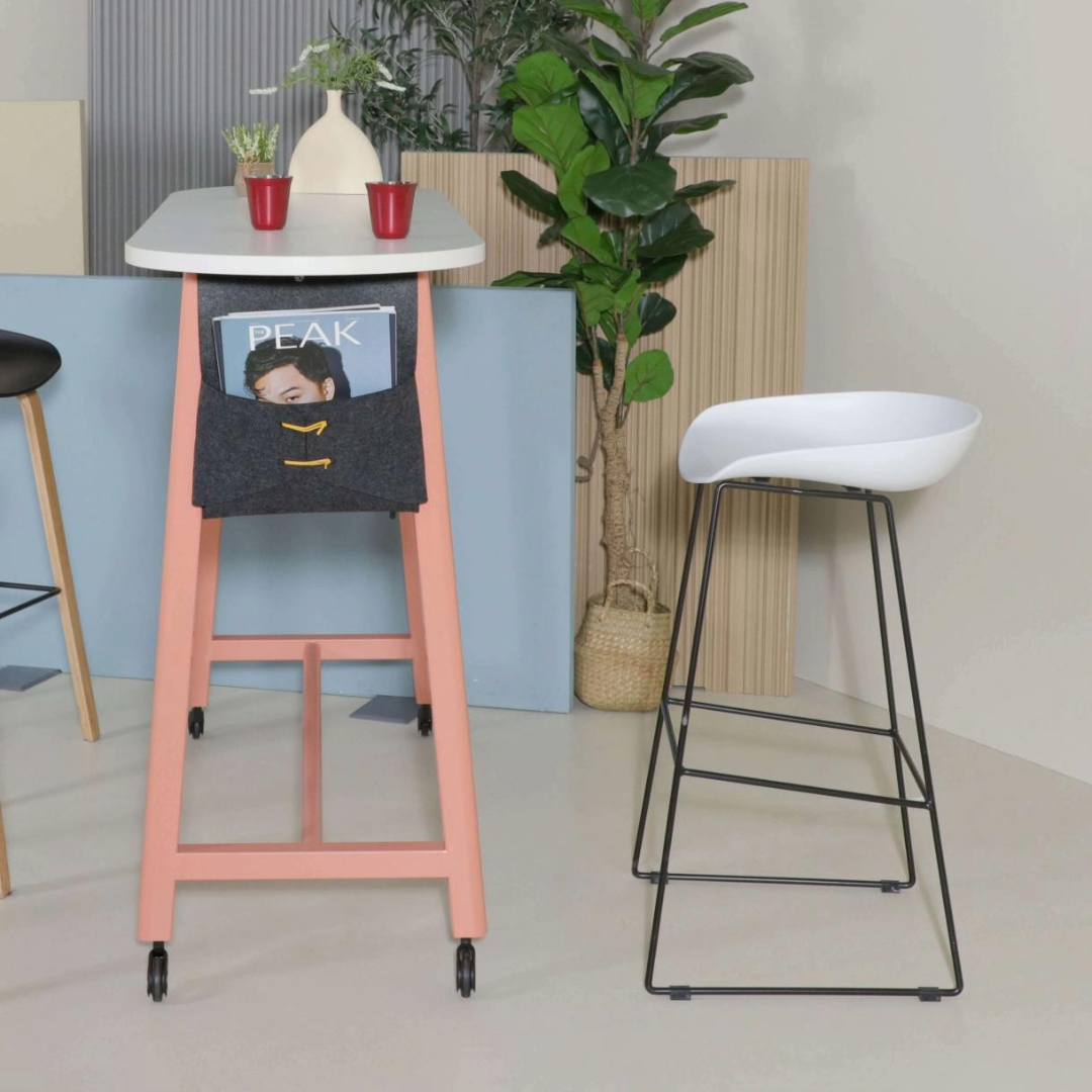 Modern Scandinavian Bar Stools Metal Leg Barstool (White)