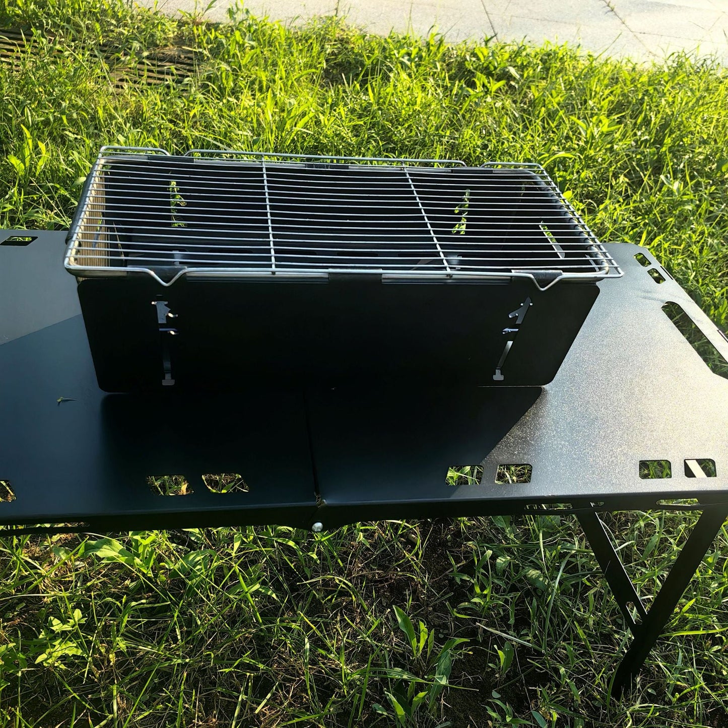 Portable Foldable Barbecue Grill – Lightweight BBQ for Camping & Picnics BST1041