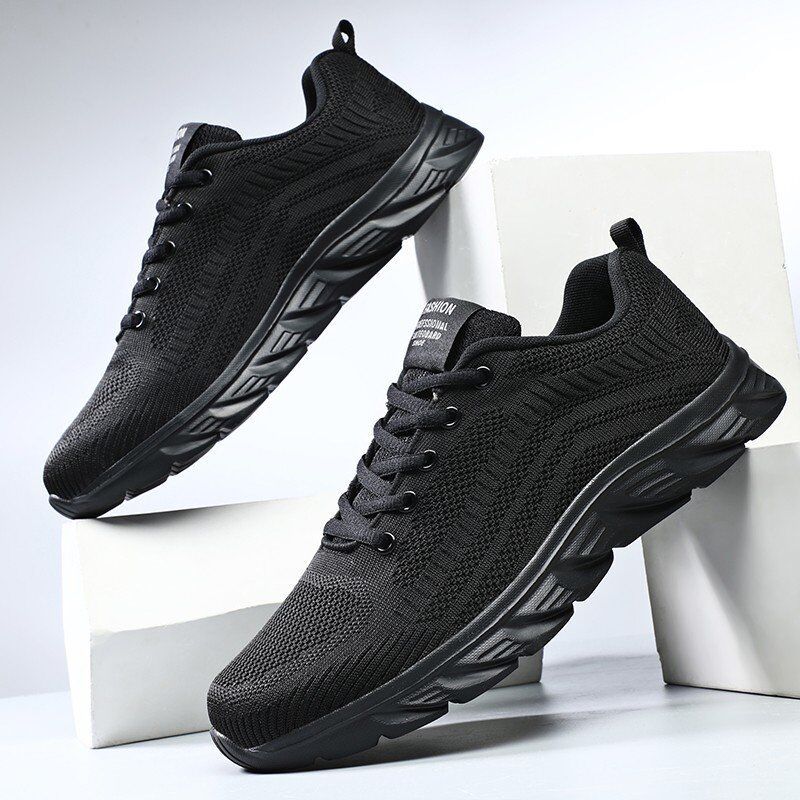 Mens Slip On Walking Shoes Lightweight Breathable Non Slip Running Shoes 44-48