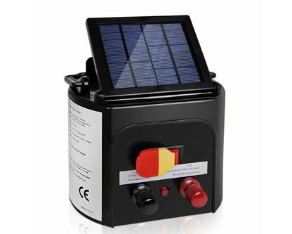 Compact solar fence energizer