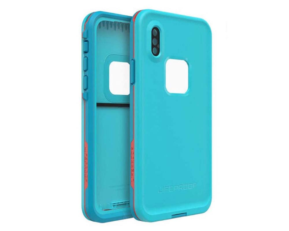 Case with built in screen cover