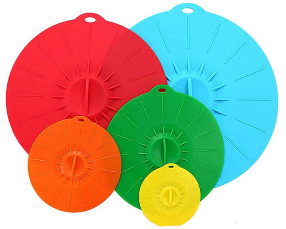 Silicone suction lids on mugs