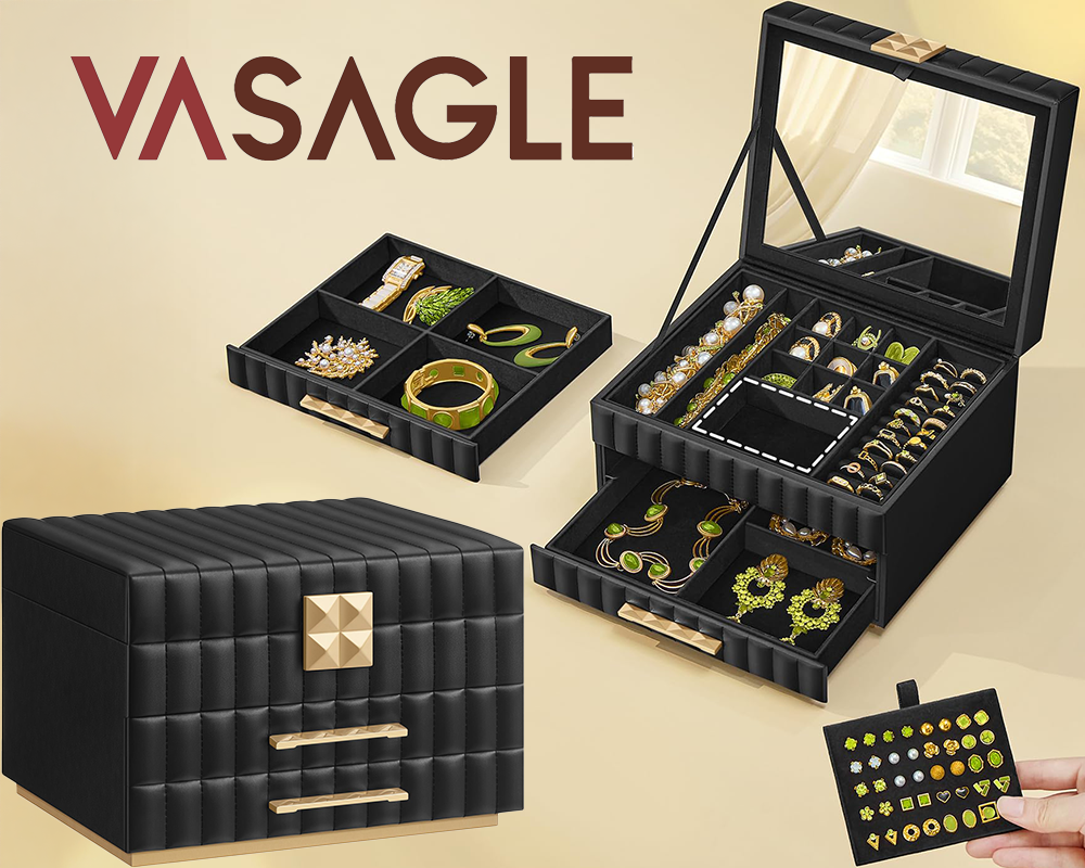 Jewellery box with necklaces