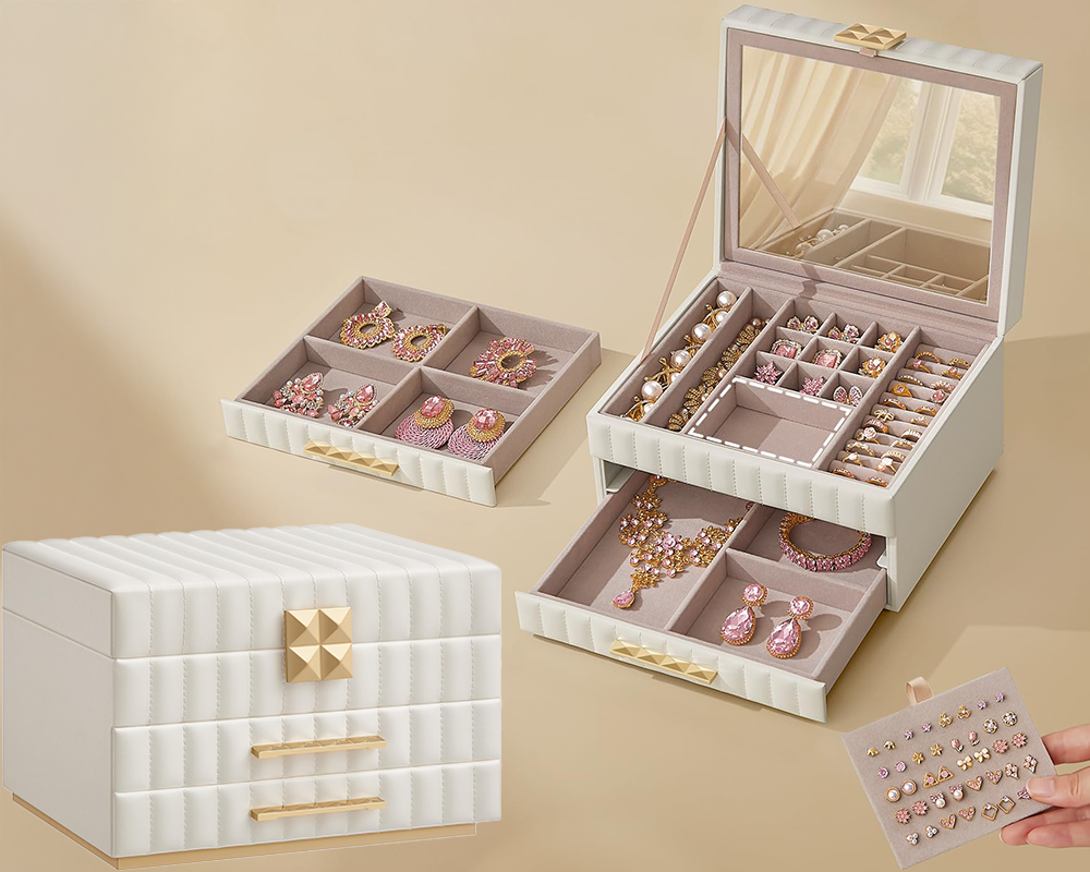 Jewellery box with rings inside