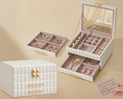 Jewellery box with rings inside