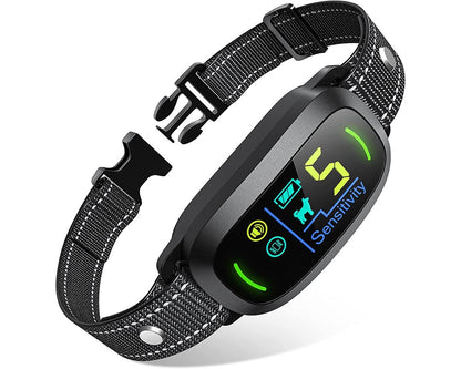 Dog collar with battery indicator