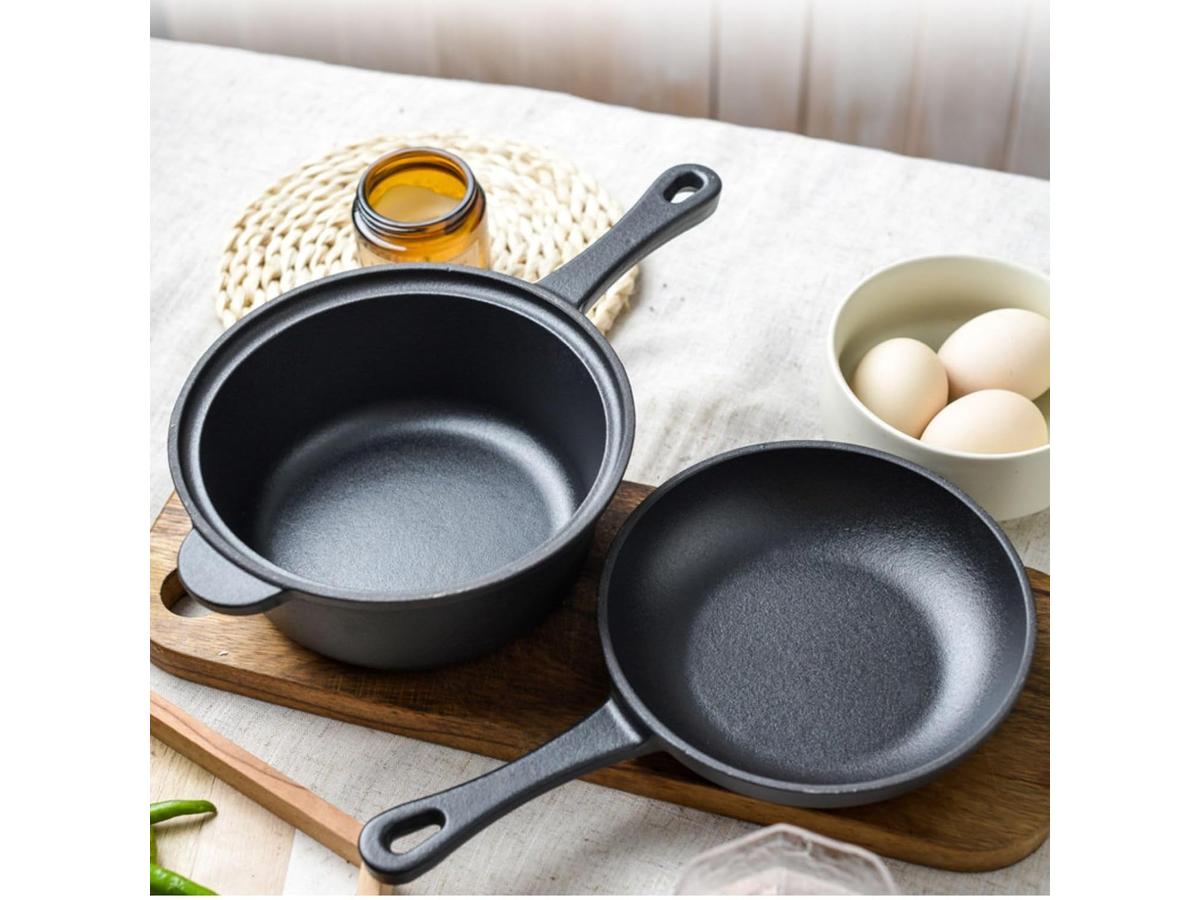 Cast Iron Saucepan with Lid