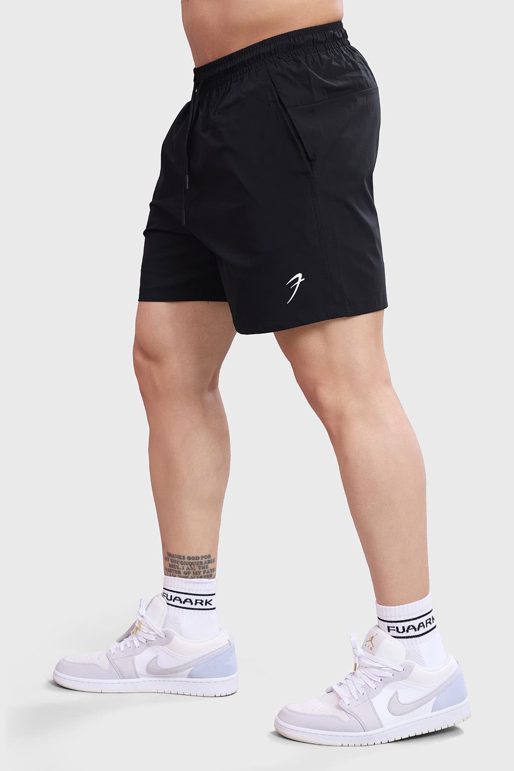 Thread Shorts Black