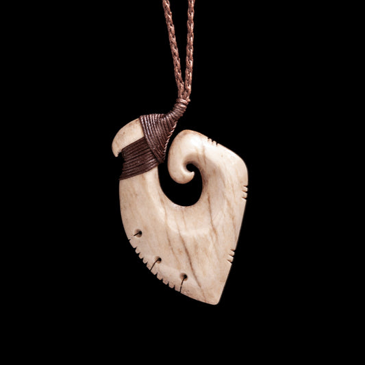 Large knothched Matau, hand carved deer antler pendant by Anthony Bray-Heta