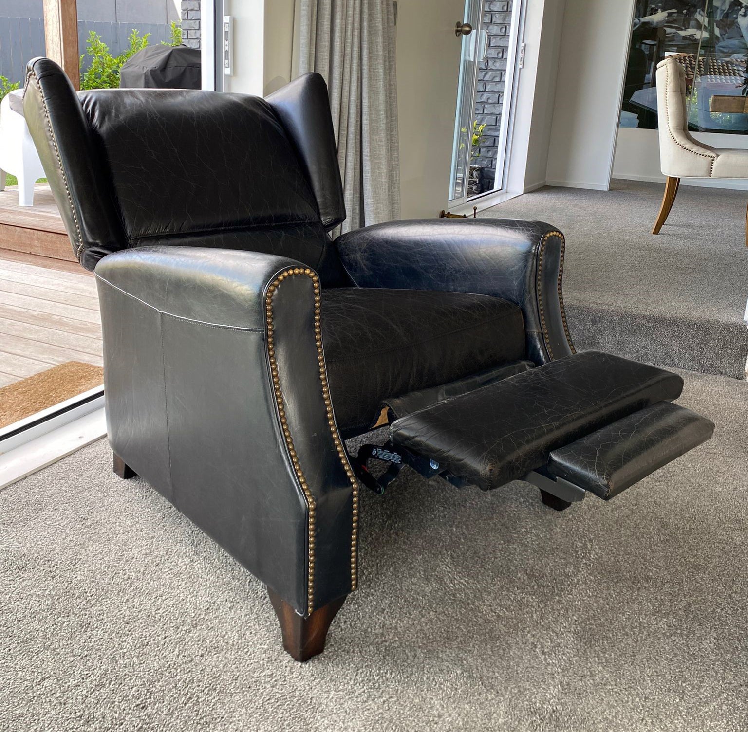 Online8 Stratford Leather Recliner Chair - Belon Black Arm Chairs, Recliners & Sleeper Chairs