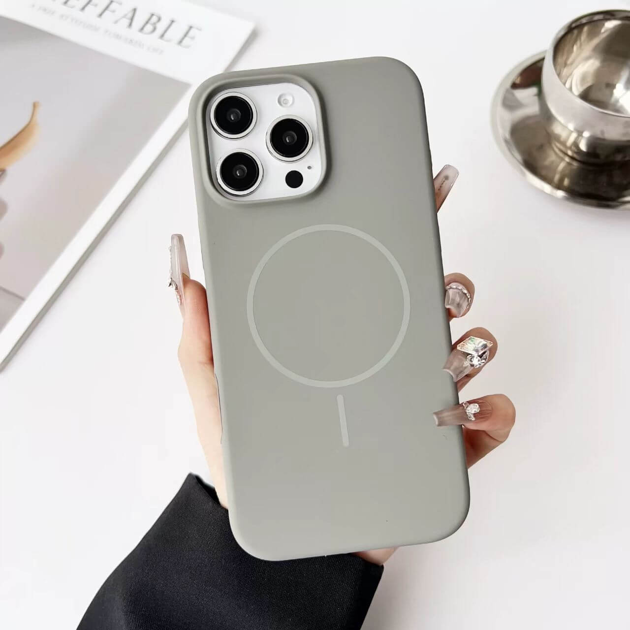 Brace Series Ultra-Thin PC Magnetic Compatible with iPhone 16 Pro Case
