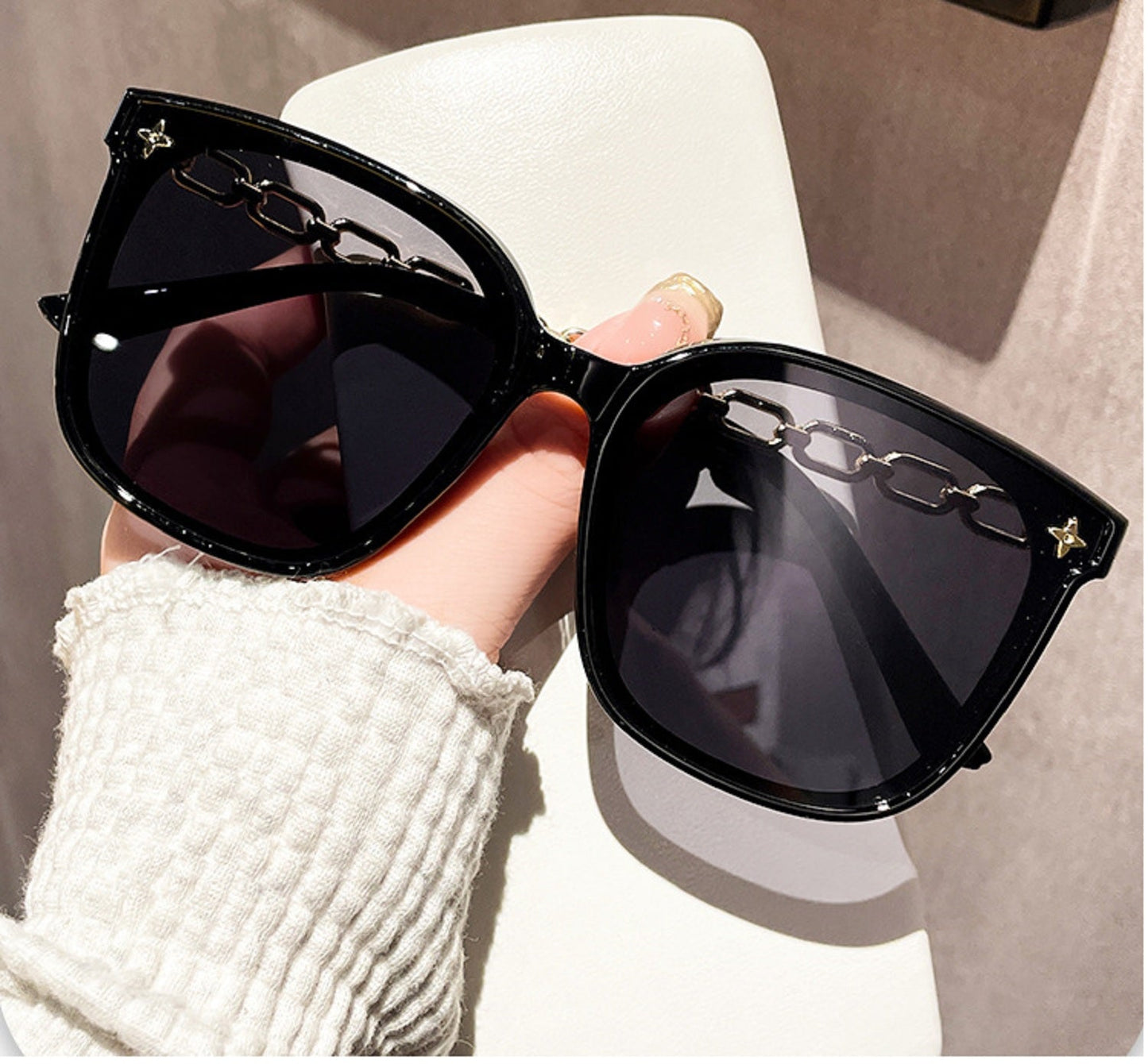 ECOTREK Women’s Oversized Sunglasses – UV400 Retro Square Fashion Shades