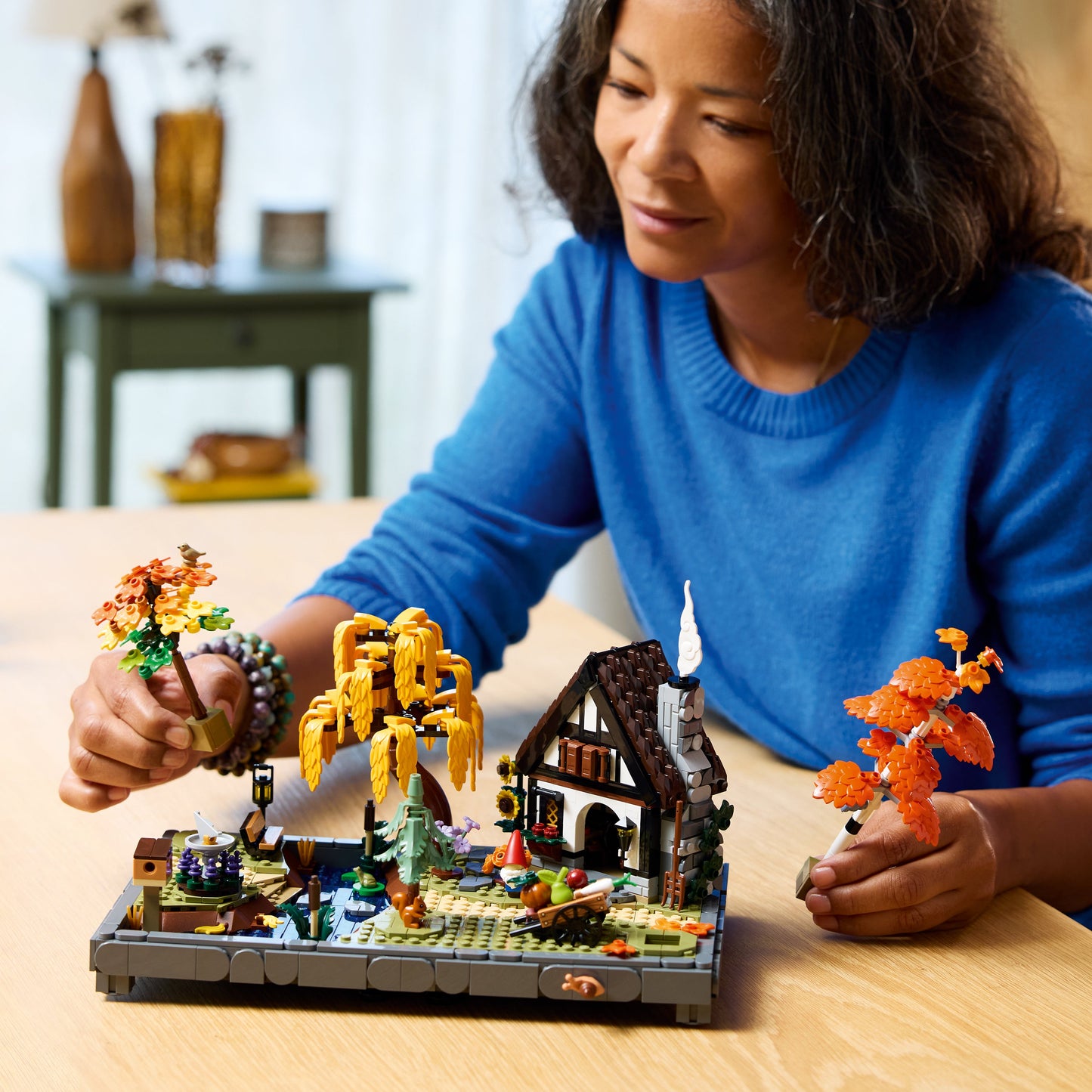 LEGO Icons: Autumn Cottage Garden (11372)