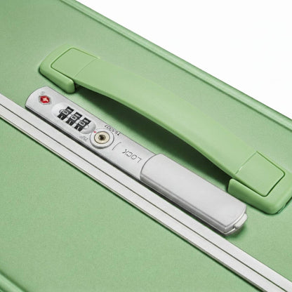 Carry On Luggage – Hard Shell Cabin Suitcase for Short Travel | Nordiva Classic | 55 cm | Green